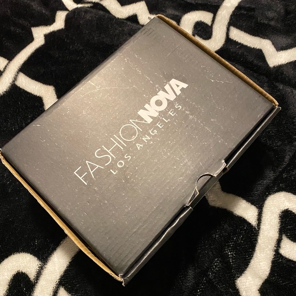 Heels - Picture 4 of 8